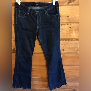 EUC Levi Strauss bootcut jeans.